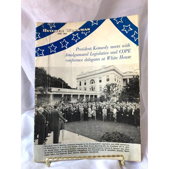 Lot Collection JFK Magazines, Book, Newspaper and Union Pamphlet - Picture 12 of 13